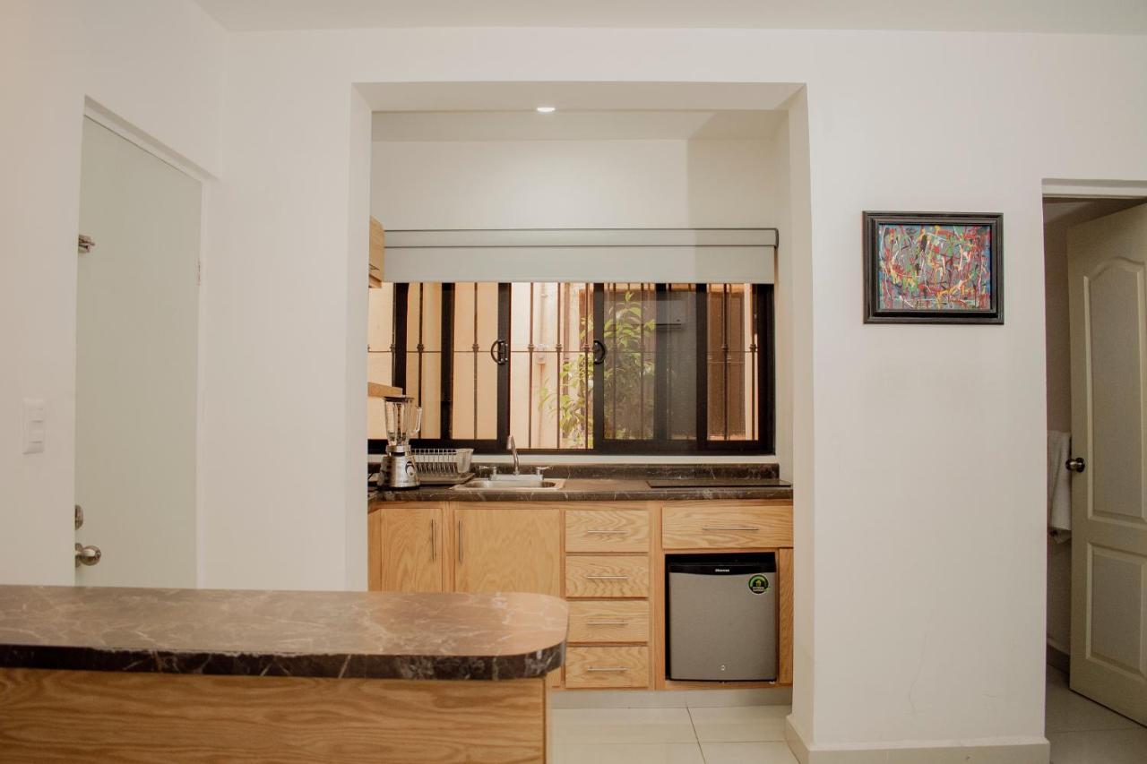 Suites Cervantes Chihuahua Buitenkant foto