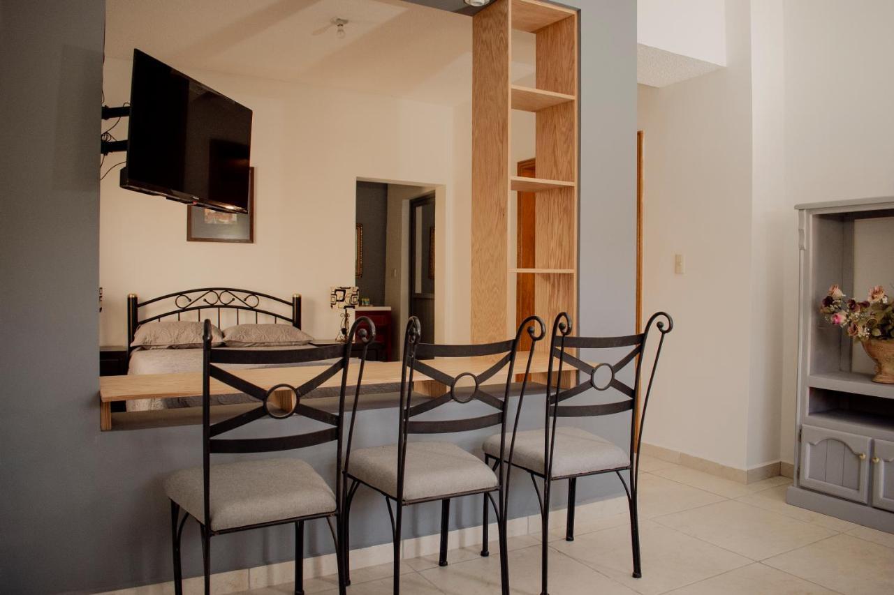 Suites Cervantes Chihuahua Buitenkant foto