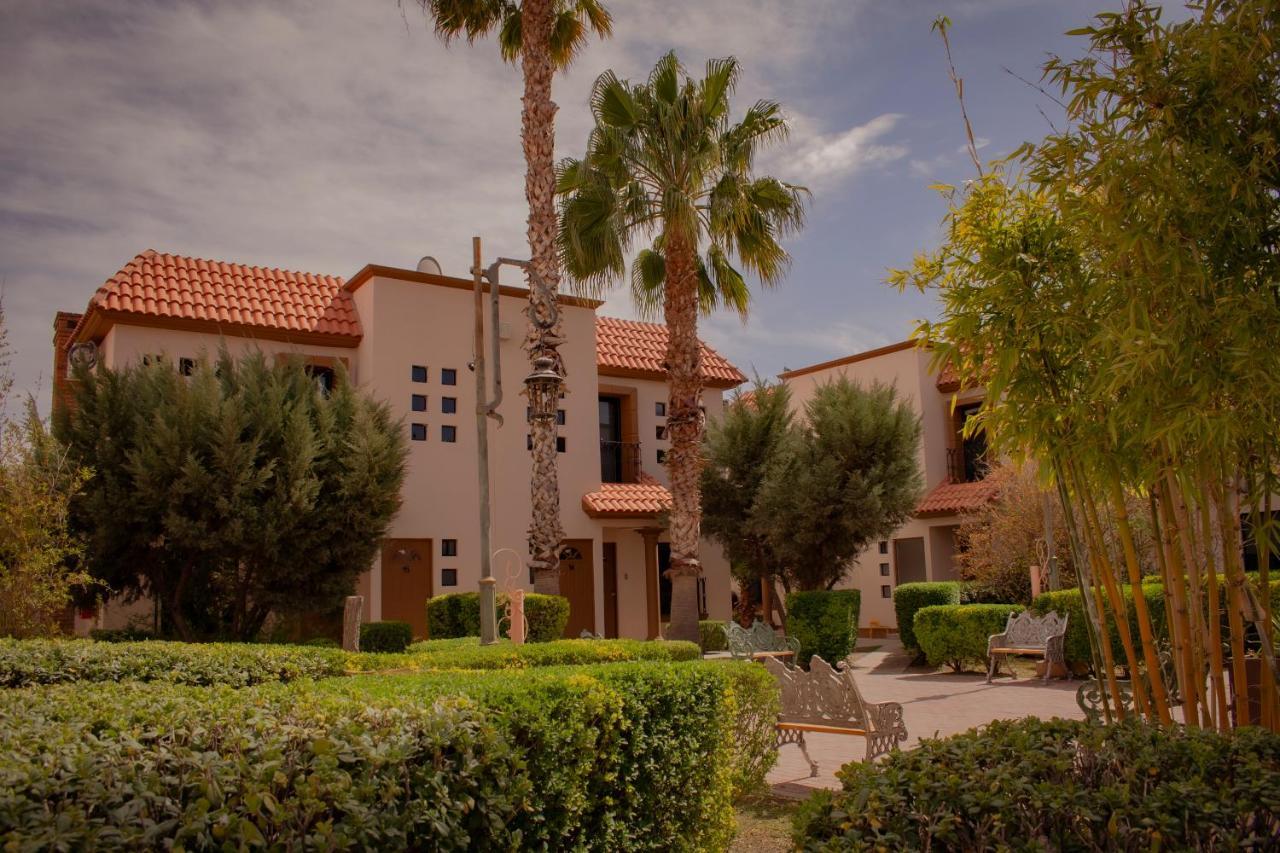 Suites Cervantes Chihuahua Buitenkant foto