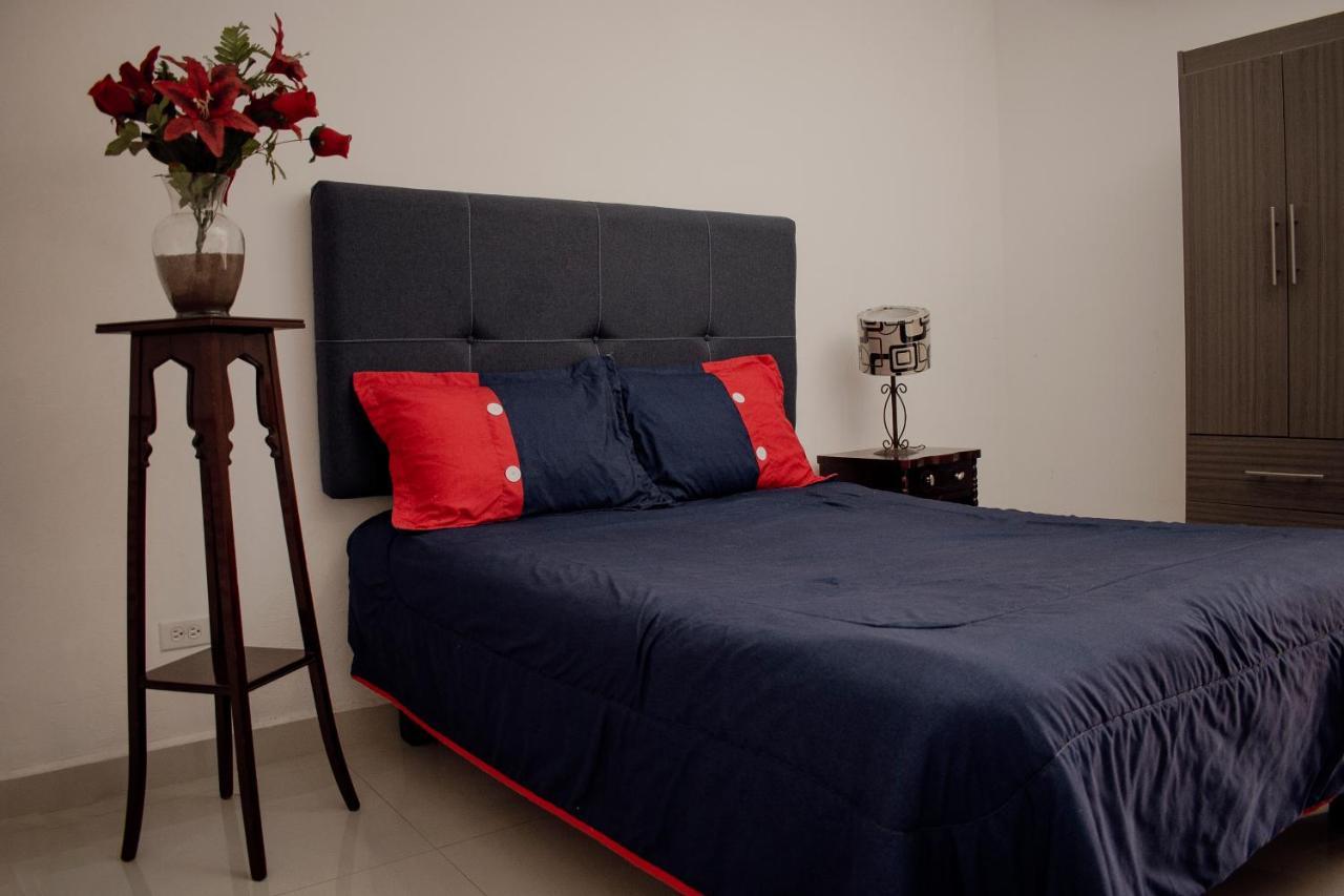 Suites Cervantes Chihuahua Buitenkant foto