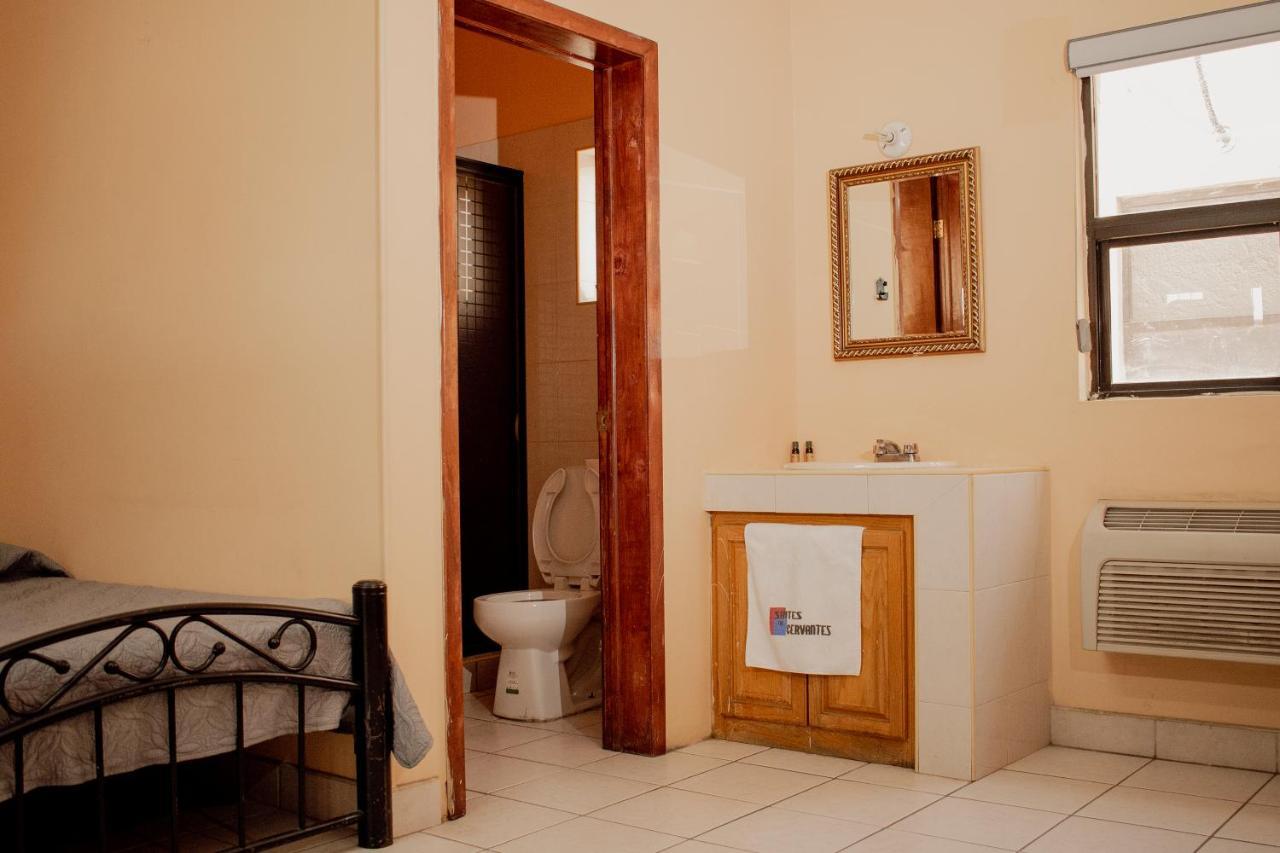 Suites Cervantes Chihuahua Buitenkant foto