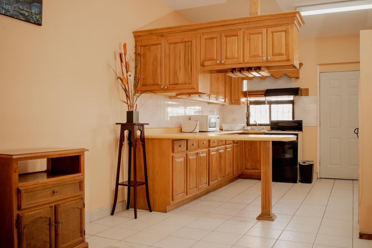Suites Cervantes Chihuahua Buitenkant foto