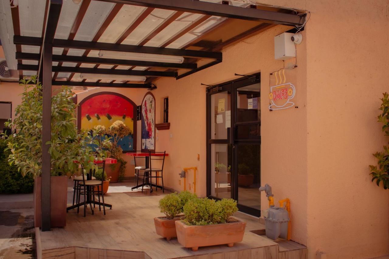Suites Cervantes Chihuahua Buitenkant foto