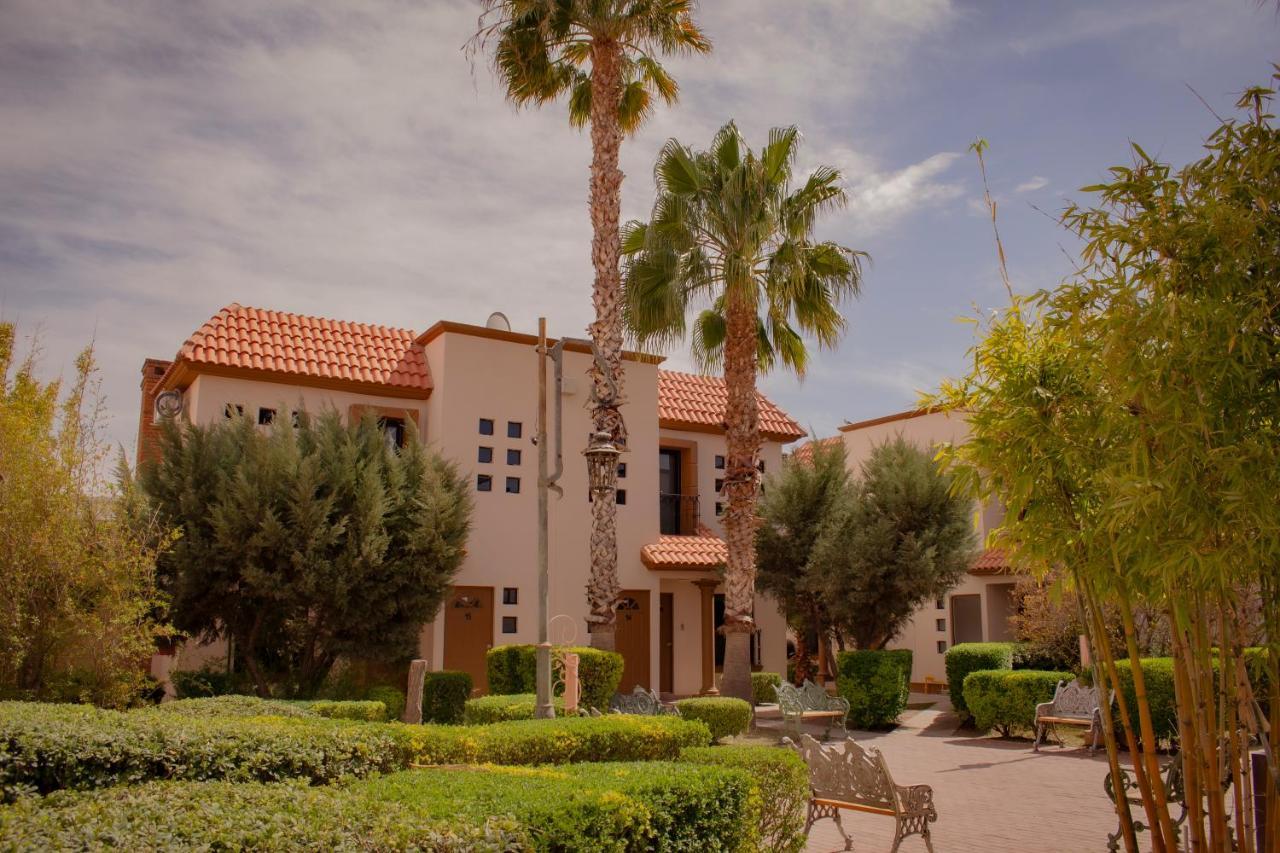 Suites Cervantes Chihuahua Buitenkant foto