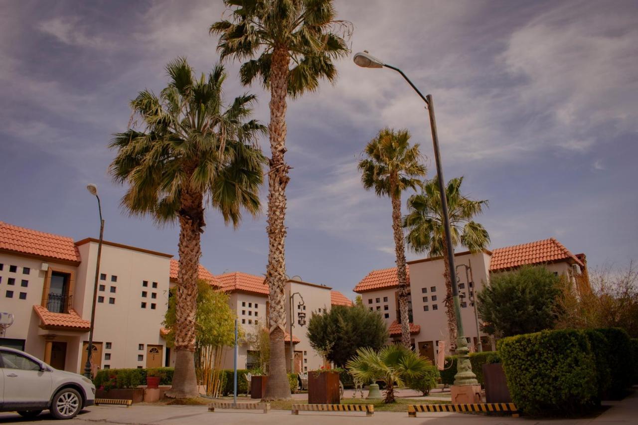 Suites Cervantes Chihuahua Buitenkant foto